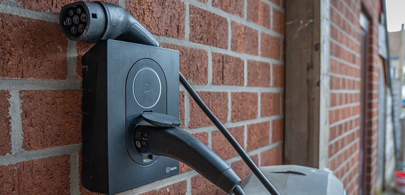 Installation de bornes de recharge pour véhicule électrique à la maison par MDélec